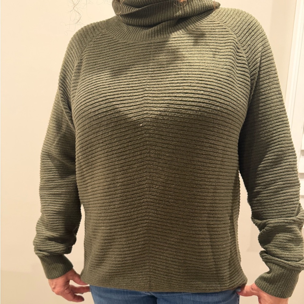 Kuhl Ribbed Olive Long Sleeve Top